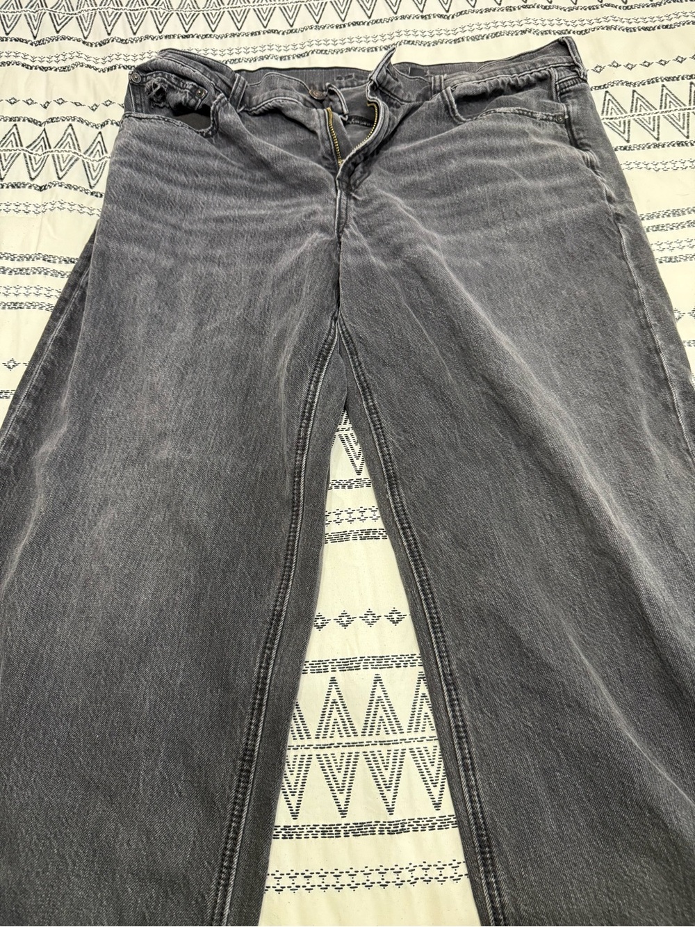 American Eagle Outfitters Straight Leg Jeans in Faded Black